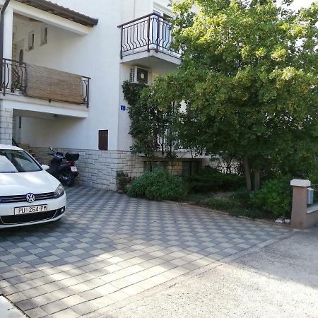 Apartmani Komunela Умаг Экстерьер фото