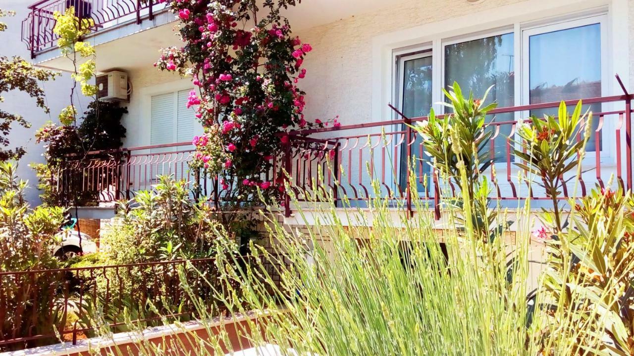 Apartmani Komunela Умаг Экстерьер фото